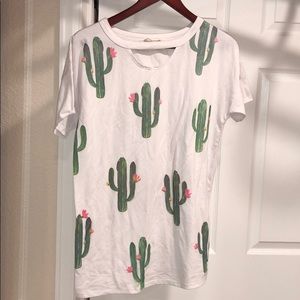 Cactus key hole tee